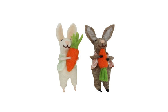 Felt Bunny Holding Carrot